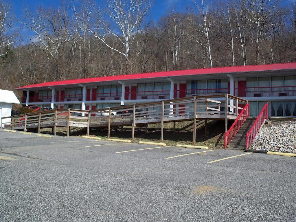 Rodeway Inn South Point Exterior photo